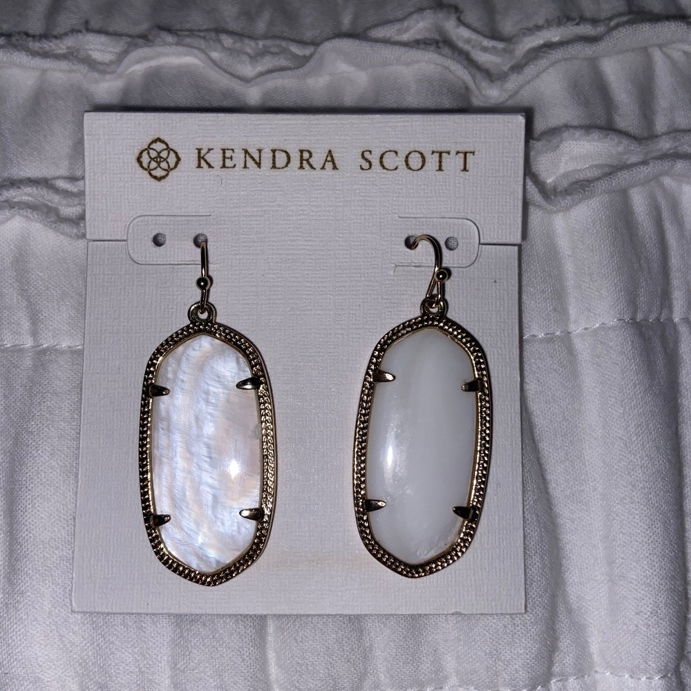 Elle Gold Drop Earrings in White Pearl